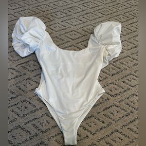 Puff sleeve white bodysuit by Zara
